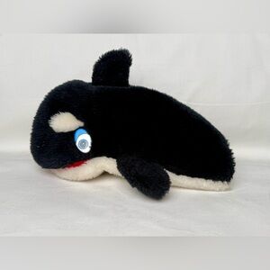 Shamu Vintage Sea World Hand Puppet Killer Orca Whale Squeaker Plush